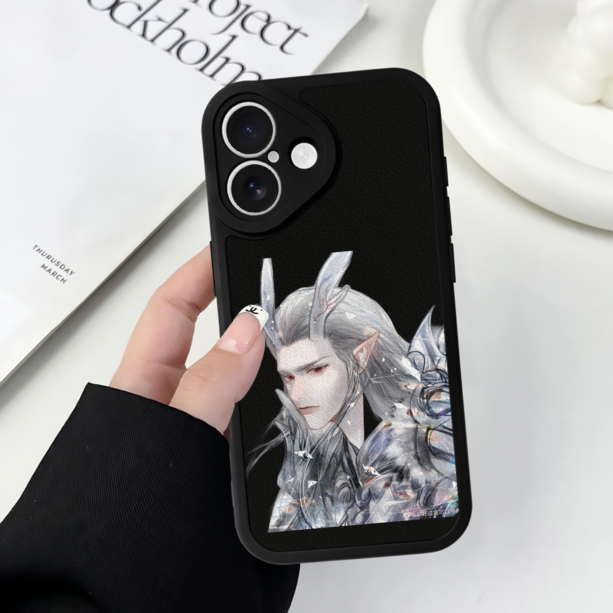 （画像用） Ne Zha 2 ナタ 魔童の大暴れ 【iPhone 16シリーズ対応】シリコンスマホケース（レザー調） 材質：シリコン